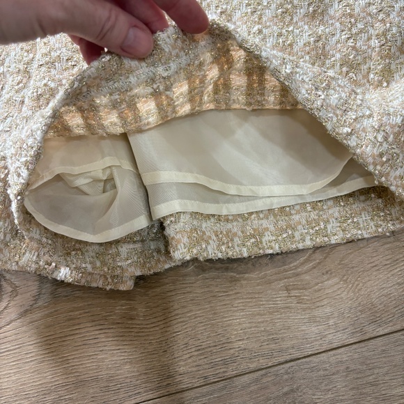 Express Tweed Metallic Shorts Beige Gold Size 14 - Picture 7 of 8